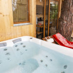 Camping La Yole-cabane-petit-grain-jacuzzi-camping-la-yole-valras (6)