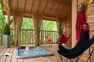 Hebergement Insolite petite piscine